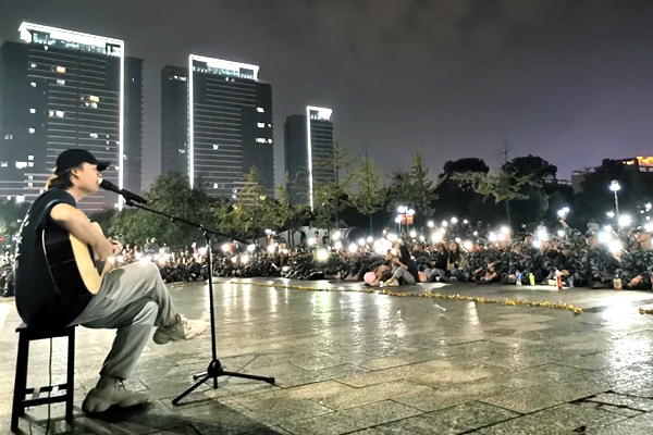 1601864820488067571.jpg 吉他弹唱_副本.jpg